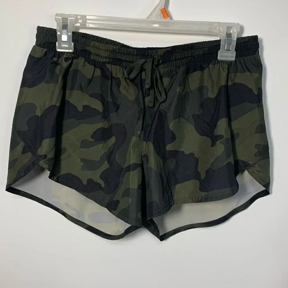 Old Navy Active Women's Go-Dry Lined Camo Print Athletic Shorts Green Small